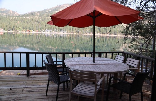 Truckee Cabin | Vacation on the Lake
