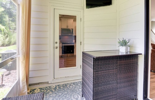 Spanish Wells House | Vacation Rental & Grill 4 Mi to Coligny Beach Park