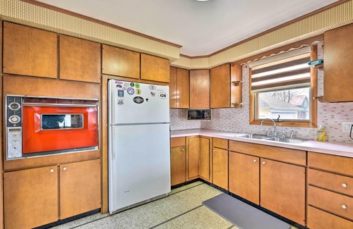 Lackawanna Cottage | Vacation Rental ~ 8 Mi to Keybank Center!