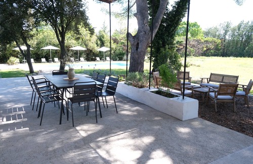 Pont Royal Villa | Vacation rental house with pool LAGNES LS2-411