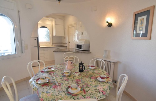 Empuriabrava Ski Chalet | Vacation rental in Empuriabrava, Costa Brava: Charming villa next to La Rubina beach, perfect for families of up to 6 people.