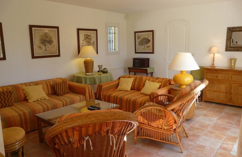 Mouries Ski Chalet | Vacation rental with heated pool Mouries LS1-140