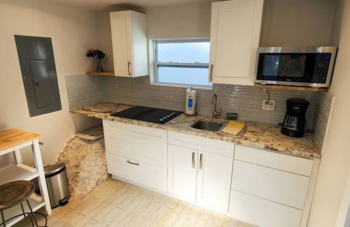 Sarasota Cottage | Vacation starts here! Lovely cottage a few steps away from Lido Beach! unit 4