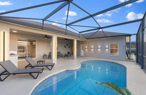 Crescent Lakes House | Vacation Sunset Home with Private Pool and Grill 5390