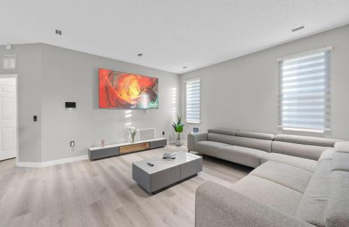 Crescent Lakes House | Vacation Sunset Home with Private Pool and Grill 5390