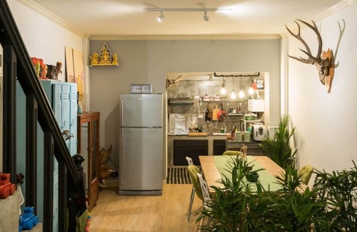 Phra Khanong Nuea House | Vacation Townhome near BTS Ekamai