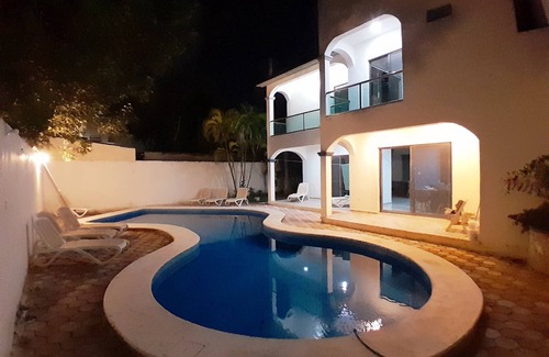 Ejidal Villa | Vacation villa in playa del carmen for 12 people