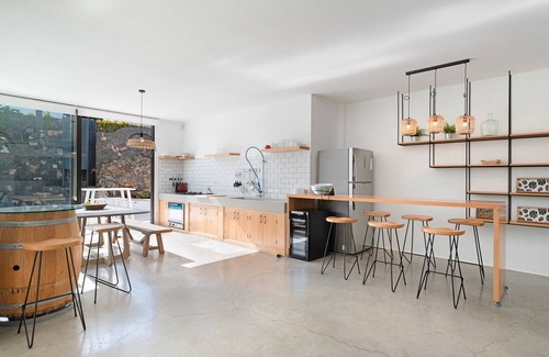 Tinajo Villa | Vacation Villa 'Tinguaton' with Mountain View, Wi-Fi and Air Conditioning