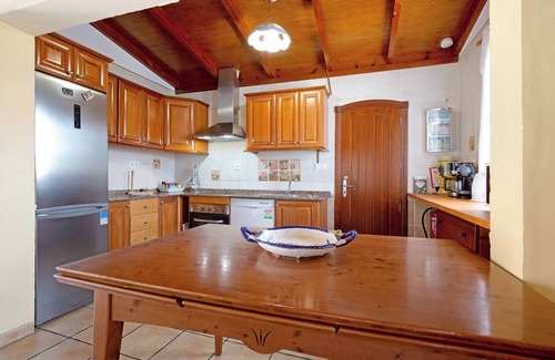 Corralejo Villa | Vacation Villa 'Villa Brisamar19' with Mountain View, Private Pool and Wi-Fi