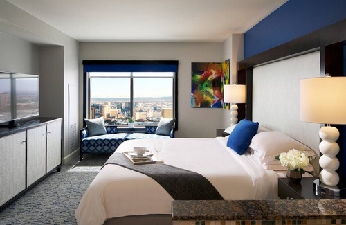 Las Vegas Resort | Vacation, Work, or Conference on the Boulevard