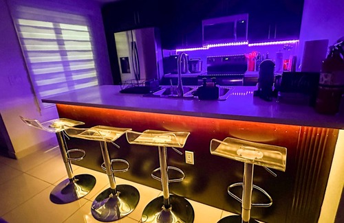 Naranja Apartment | Vacay Spot Experience Luna Sky 65 TV BAR BBQ go FL Keys