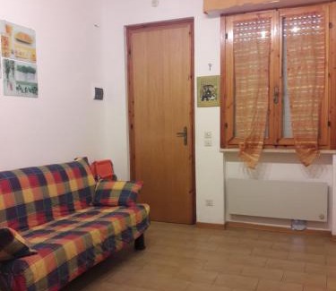 Vada House | VADA (LI) ZONA RESIDENZIALE A 300 MT DAL MARE da 6 a 8 POSTI LETTO