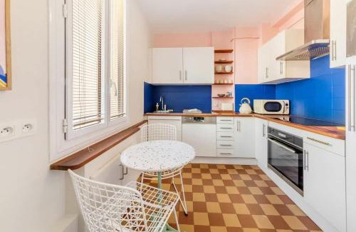 Bourg-l'Eveque Apartment | Vadrouille - Proche Mail - Parking - 4 personnes