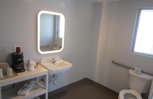 Snail Hotel | Vagabond Inn Sunnyvale