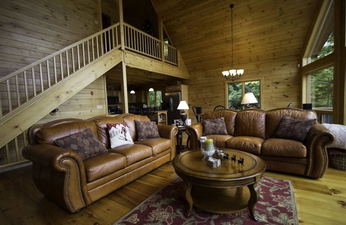 Sunday River Area House | Vail Log Cabin - Large Custom Log Home. Spacious, family-friendly and close to Sunday River