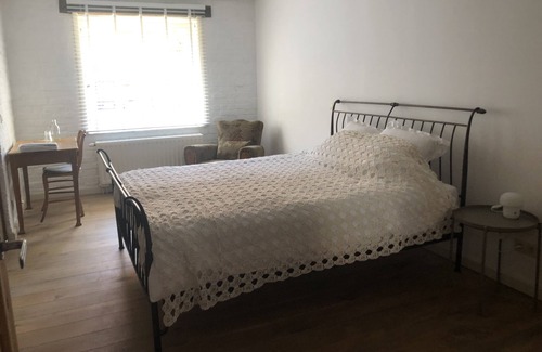 Tongeren House | Vakantiewoning in België met 4 Ruime Slaapkamers Ideaal Voor een Weekend weg
