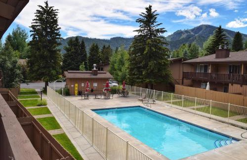 Ketchum House | Val D Sol #6