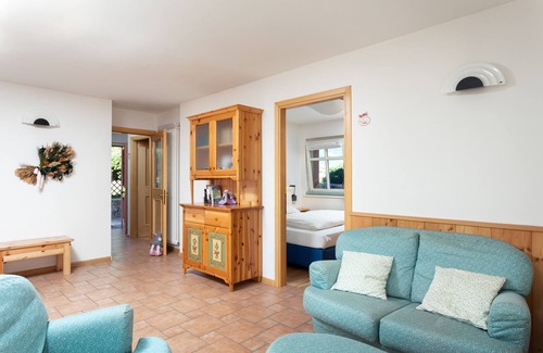 Fontanazzo Apartment | VAL DI FASSA: ELEGANT APARTMENT WITH GARDEN