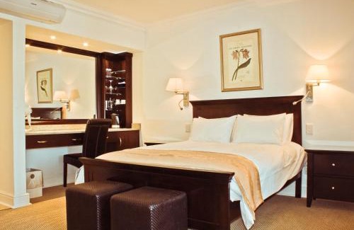 Drakenstein House | Val Du Charron Wine & Leisure Estate