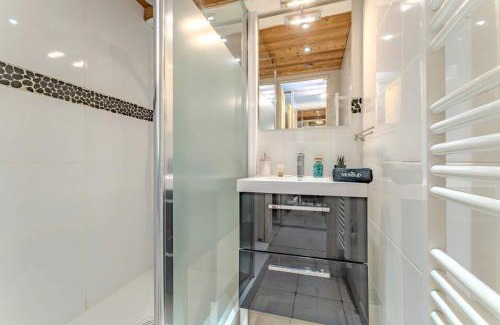 Val-Thorens Apartment | Val Thorens heart of resort Ski charm & comfort