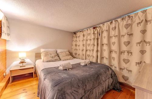 Val-Thorens Apartment | Val Thorens heart of resort Ski charm & comfort