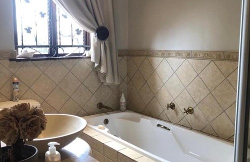 Greater Johannesburg Metropolitan Area Bed & Breakfast | Valbonne Villa Guest House