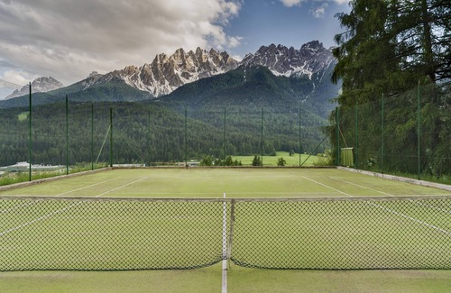 Valle San Silvestro Ski Chalet | Valcastello Polo Chalet with private garden and tennis