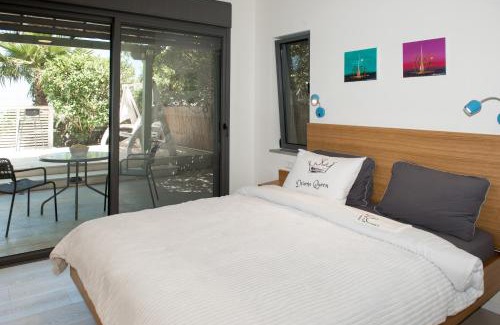 Haifa Cabin | Valenberg Oasis