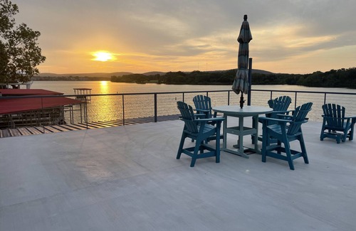 Kingsland Cabin | Valentine Lakeside - Cabin 1