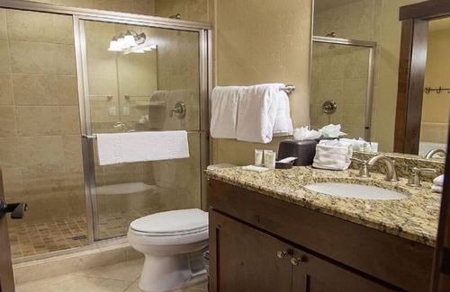 Breckenridge Resort | Valentines Week in Luxury 1-BDRM Sleeps 4 Condo, Peak 7 Ski-In/Ski-Out.