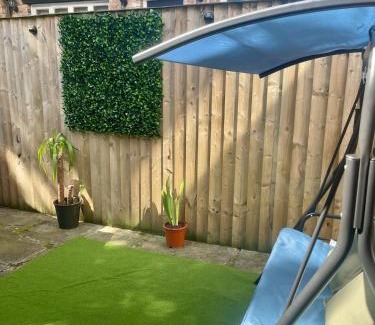 Liverpool Apartment | Valentinez Properties - Apart Hotel with a garden in Liverpool