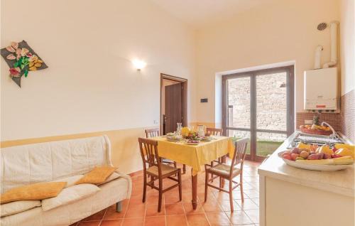 Apecchio Apartment | Valguerriera 5 - Rosa Gialla