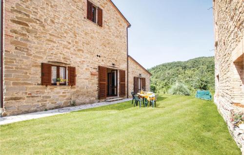 Apecchio Apartment | Valguerriera 5 - Rosa Gialla