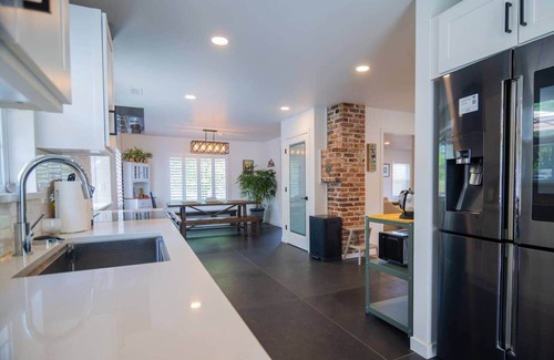 North Bend House | Valley Brickhouse | Hot Tub Trails Downtown 1m