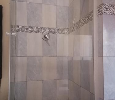 Bezuidenhout Valley House | Valley Center Guest House