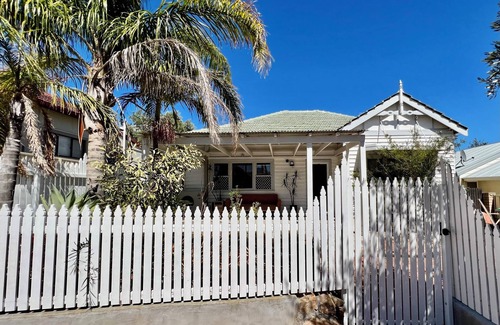 White Gum Valley House | Valley Cottage a beautiful 3 bedroom house