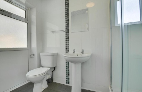 Saundersfoot House | Valley Grove 9