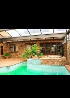 Fontainebleau House | Valley inn guest guest house