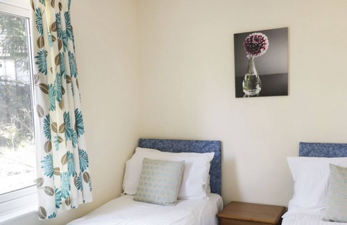 St. Ann's Chapel Ski Chalet | VALLEY LODGE 2, pet friendly, with pool in Callington