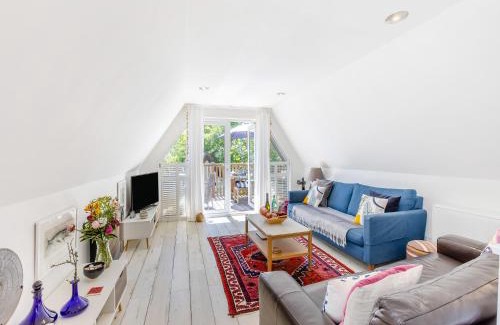 St. Ann's Chapel House | Valley Lodge - Uk49228