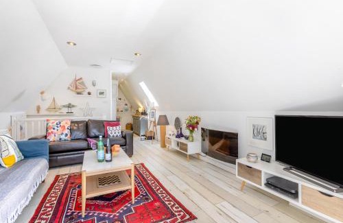 St. Ann's Chapel House | Valley Lodge - Uk49228