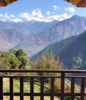 Mohal Ski Chalet | valley view chalet