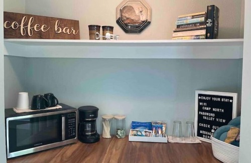 Mars Hill House | Valley View - In Town - Guest Suite