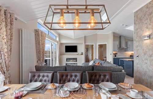 Penally House | Valley View Lodge - Luxury Lodge Hot Tub Close to Beach