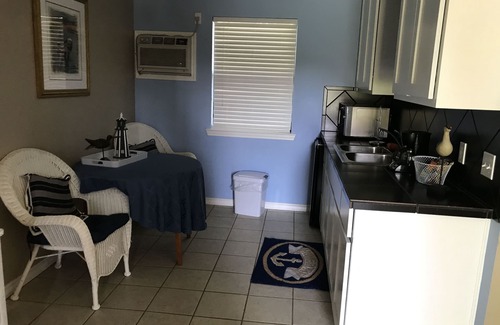 San Marcos House | Valley View Suites by the Pool
