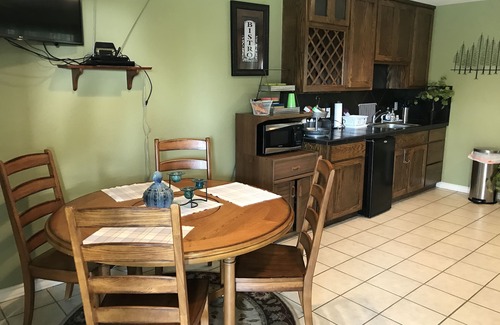 San Marcos House | Valley View Suites by the Pool