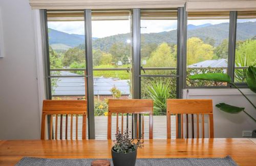 Bright House | Valley Vista
