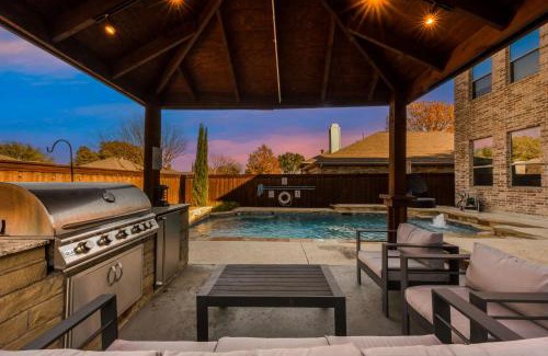 Lewisville House | Valley Vista Luxury Retreat w Pool Cinema Games