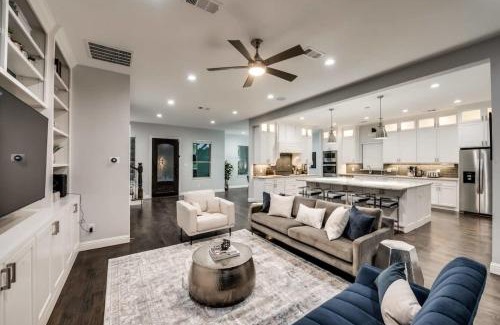 Lewisville House | Valley Vista Luxury Retreat w Pool Cinema Games