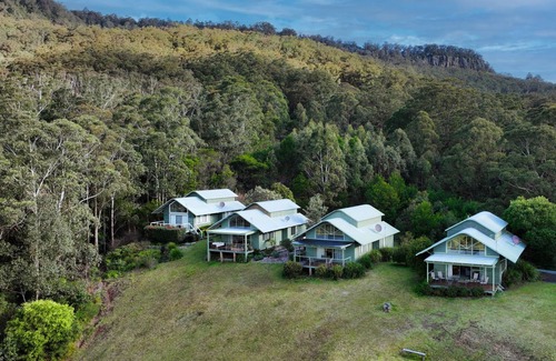 Kangaroo Valley House | Valley Vista - Three bedroom villa located on golf course with amazing views!